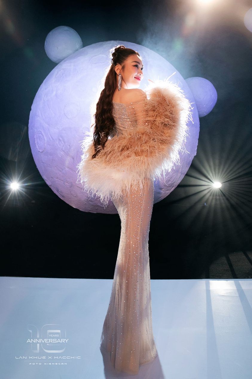 Siêu mẫu Thanh Hằng