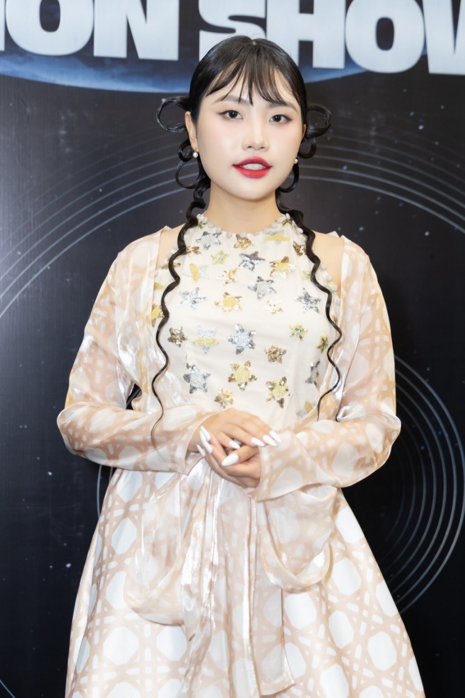 Ngắm dàn mỹ nhân dự show thời trang kỷ niệm 10 năm làm nghề của siêu mẫu Lan Khuê Ngắm dàn mỹ nhân dự show thời trang kỷ niệm 10 năm làm nghề của siêu mẫu Lan Khuê