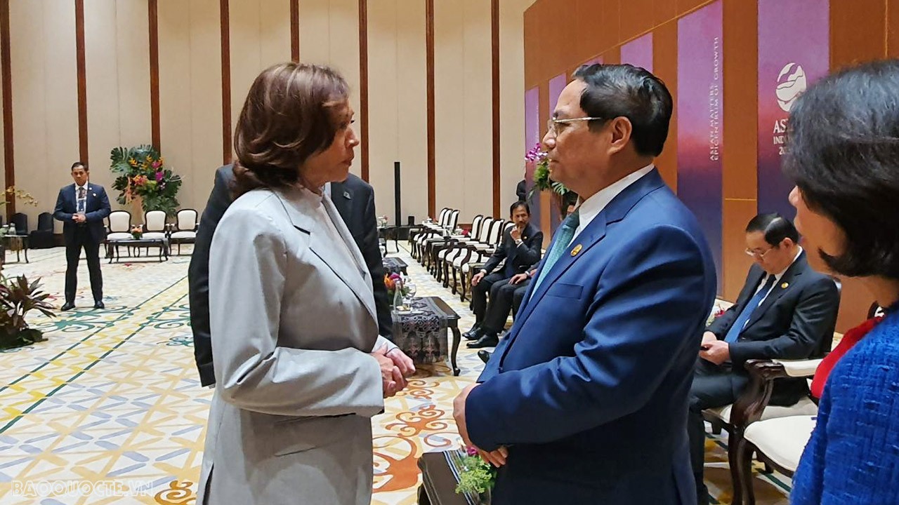 asean43 thu tuong pham minh chinh gap pho tong thong hoa ky kamala harris