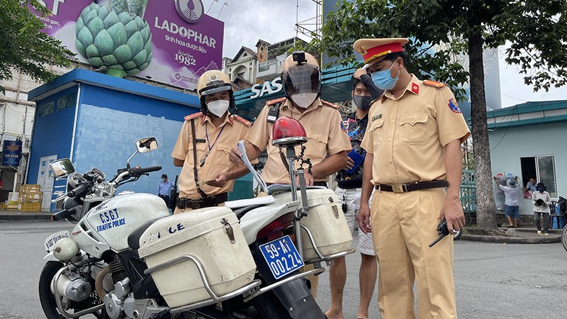 Quy trình dừng xe xử phạt của CSGT từ ngày 15/9 Quy trình dừng xe xử phạt của CSGT từ ngày 15/9