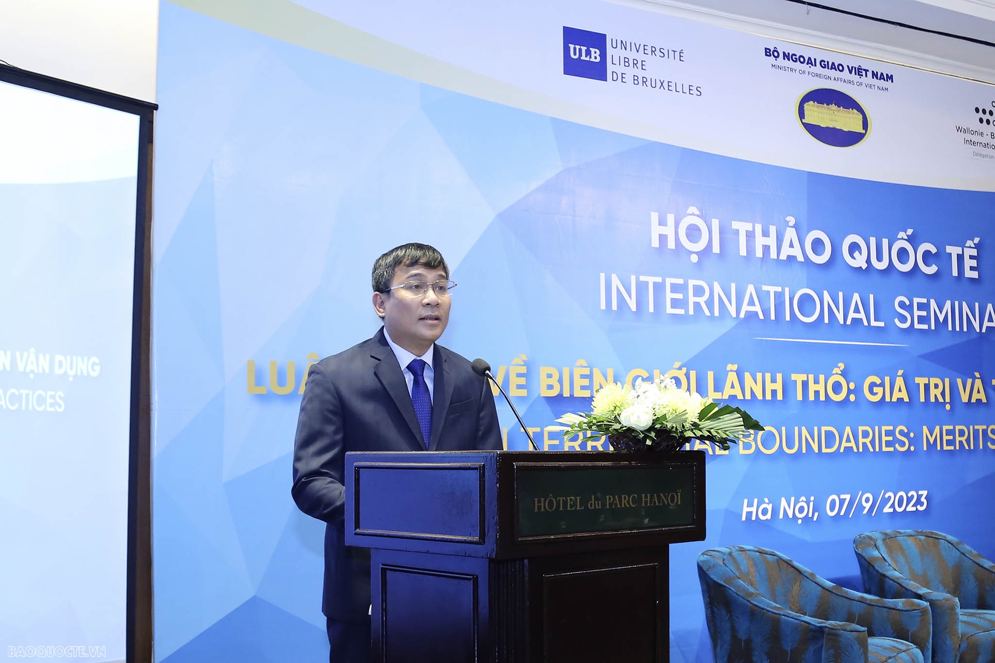 Cục trưởng Cục Lãnh sự, Cục Lãnh Sự, Doãn Hoàng Minh, trao giấy chấp nhận lãnh sự, Cộng hòa Séc, Cục trưởng Cục Lãnh sự, Cục Lãnh Sự, Doãn Hoàng Minh, trao giấy chấp nhận lãnh sự, Cộng hòa Séc,