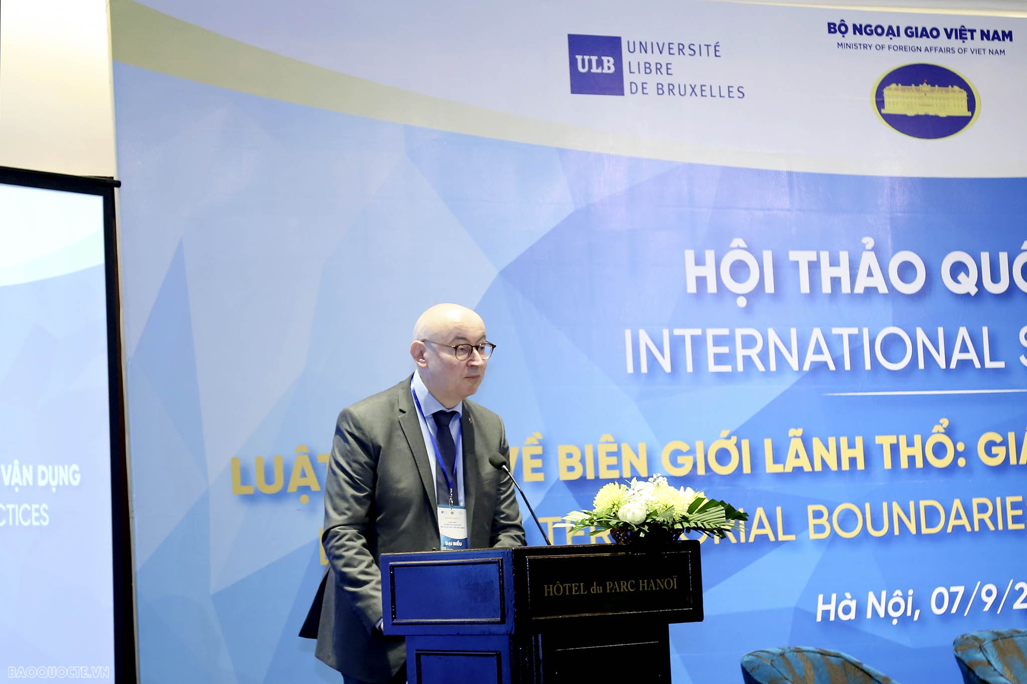 Cục trưởng Cục Lãnh sự, Cục Lãnh Sự, Doãn Hoàng Minh, trao giấy chấp nhận lãnh sự, Cộng hòa Séc, Cục trưởng Cục Lãnh sự, Cục Lãnh Sự, Doãn Hoàng Minh, trao giấy chấp nhận lãnh sự, Cộng hòa Séc,