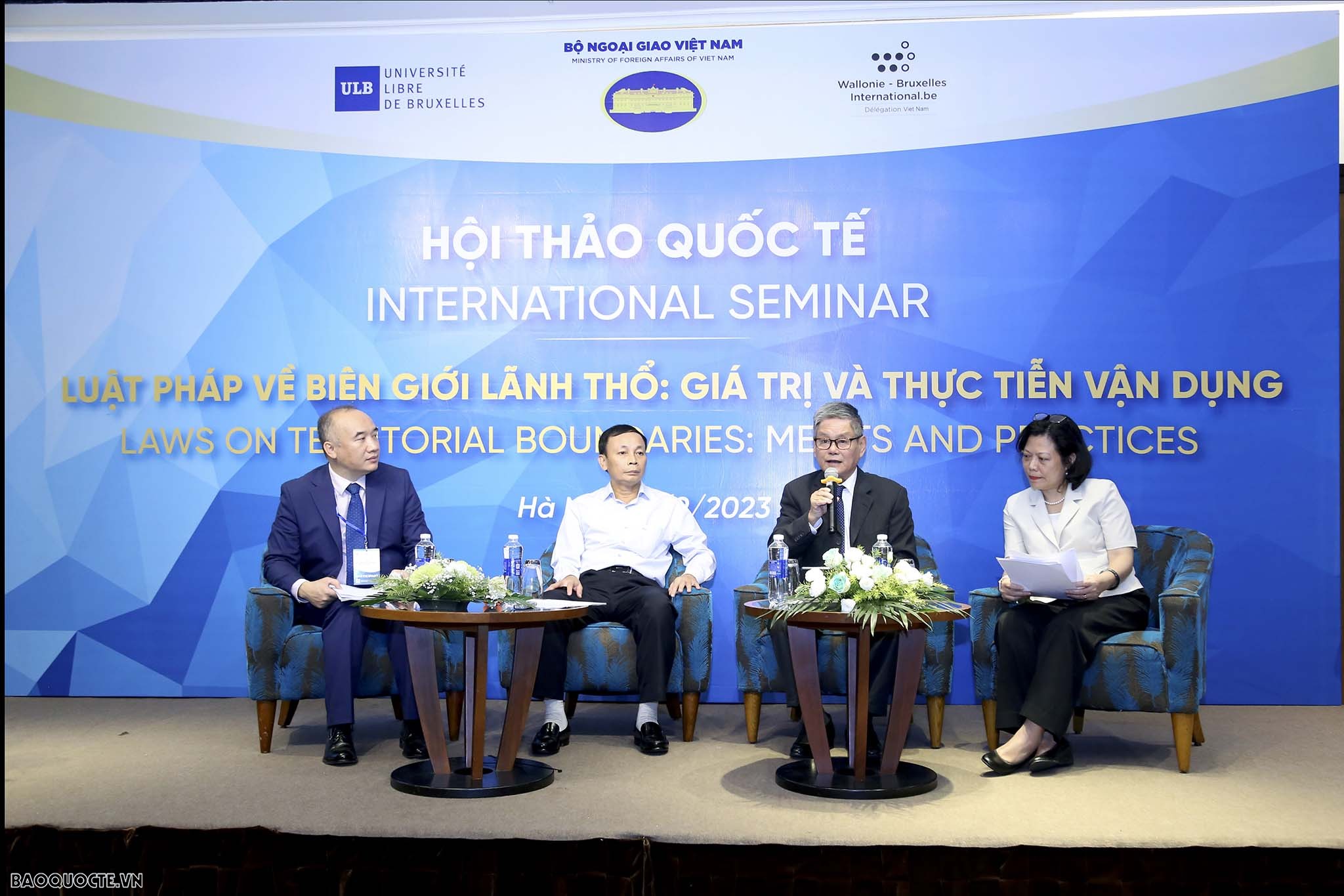 Cục trưởng Cục Lãnh sự, Cục Lãnh Sự, Doãn Hoàng Minh, trao giấy chấp nhận lãnh sự, Cộng hòa Séc, Cục trưởng Cục Lãnh sự, Cục Lãnh Sự, Doãn Hoàng Minh, trao giấy chấp nhận lãnh sự, Cộng hòa Séc,