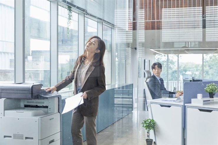 Hàn Quốc: Lương của phụ nữ ít hơn đáng kể so với nam giới, vì sao? (Nguồn: Korea Times) Hàn Quốc: Lương của phụ nữ ít hơn đáng kể so với nam giới, vì sao? (Nguồn: Korea Times)