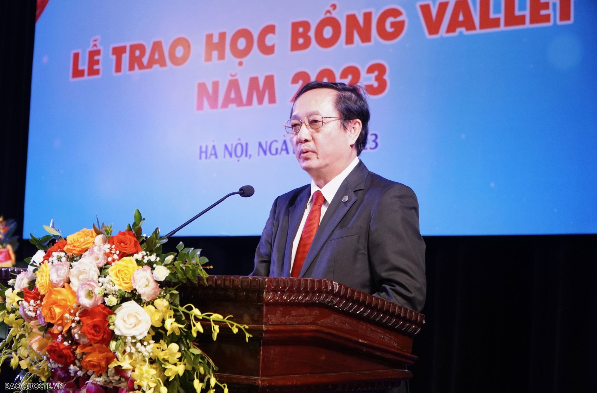 Trao học bổng Vallet cho 427 học sinh xuất sắc của các tỉnh phía Bắc Trao học bổng Vallet cho 427 học sinh xuất sắc của các tỉnh phía Bắc