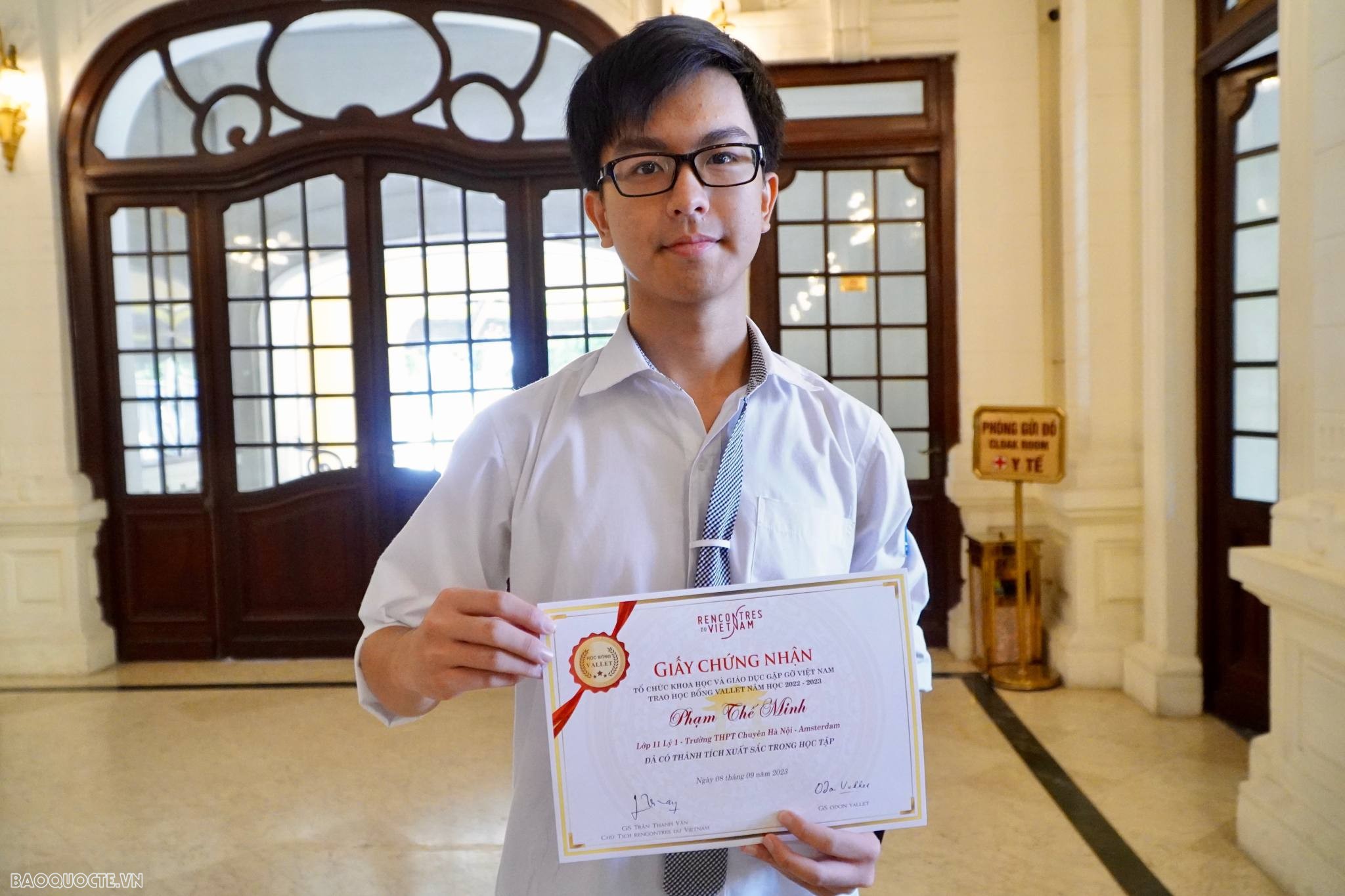 Trao học bổng Vallet cho 427 học sinh xuất sắc của các tỉnh phía Bắc Trao học bổng Vallet cho 427 học sinh xuất sắc của các tỉnh phía Bắc