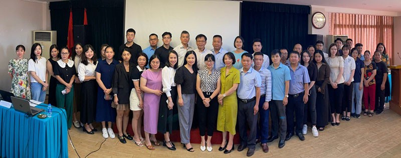 Các học viên của khóa bồi dưỡng thứ hai.