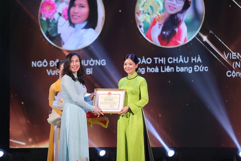 Bộ trưởng Ngoại giao Bùi Thanh Sơn: Việc giữ gìn và phát huy tiếng Việt là nhiệm vụ quan trọng, có ý nghĩa thực tiễn, giá trị khoa học và nhân văn sâu Bộ trưởng Ngoại giao Bùi Thanh Sơn: Việc giữ gìn và phát huy tiếng Việt là nhiệm vụ quan trọng, có ý nghĩa thực tiễn, giá trị khoa học và nhân văn sâu