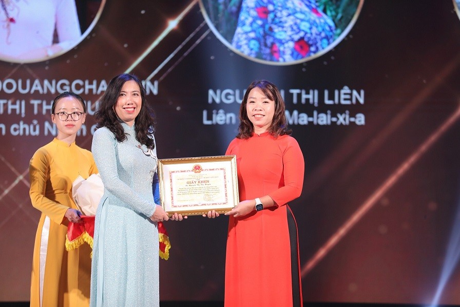 Bộ trưởng Ngoại giao Bùi Thanh Sơn: Việc giữ gìn và phát huy tiếng Việt là nhiệm vụ quan trọng, có ý nghĩa thực tiễn, giá trị khoa học và nhân văn sâu Bộ trưởng Ngoại giao Bùi Thanh Sơn: Việc giữ gìn và phát huy tiếng Việt là nhiệm vụ quan trọng, có ý nghĩa thực tiễn, giá trị khoa học và nhân văn sâu