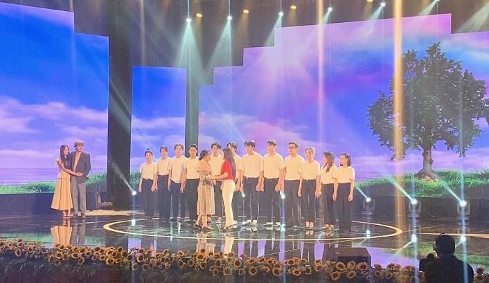 Bộ trưởng Ngoại giao Bùi Thanh Sơn: Việc giữ gìn và phát huy tiếng Việt là nhiệm vụ quan trọng, có ý nghĩa thực tiễn, giá trị khoa học và nhân văn sâu Bộ trưởng Ngoại giao Bùi Thanh Sơn: Việc giữ gìn và phát huy tiếng Việt là nhiệm vụ quan trọng, có ý nghĩa thực tiễn, giá trị khoa học và nhân văn sâu