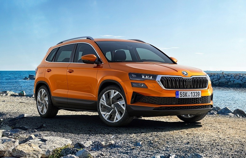 Skoda Karoq nằm trong phân khúc SUV hạng C.