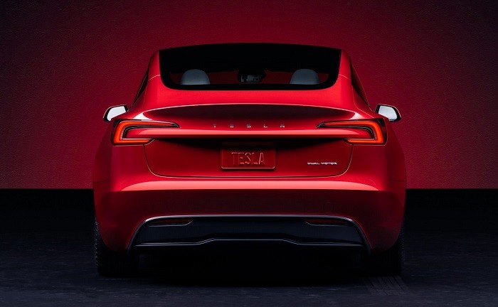 Cận cảnh xe điện Tesla Model 3 2024, phạm vi hoạt động tối đa 677 km