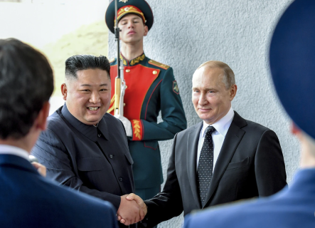 Lãnh đạo Triều Tiên Kim Jong Un thăm Nga, Moscow tuyên bố sẽ công khai thông tin nếu được yêu cầu Lãnh đạo Triều Tiên Kim Jong Un thăm Nga, Moscow tuyên bố sẽ công khai thông tin nếu được yêu cầu