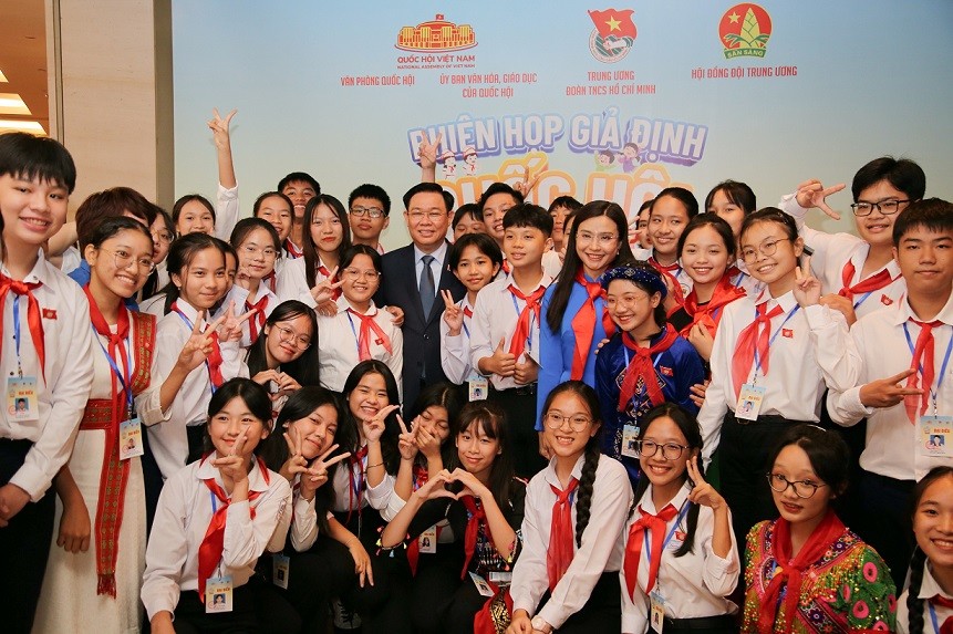 Phiên họp giả định 'Quóc hội trẻ em': Sáng kiến thúc đẩy thúc đẩy quyền tham gia của trẻ em Phiên họp giả định 'Quóc hội trẻ em': Sáng kiến thúc đẩy thúc đẩy quyền tham gia của trẻ em