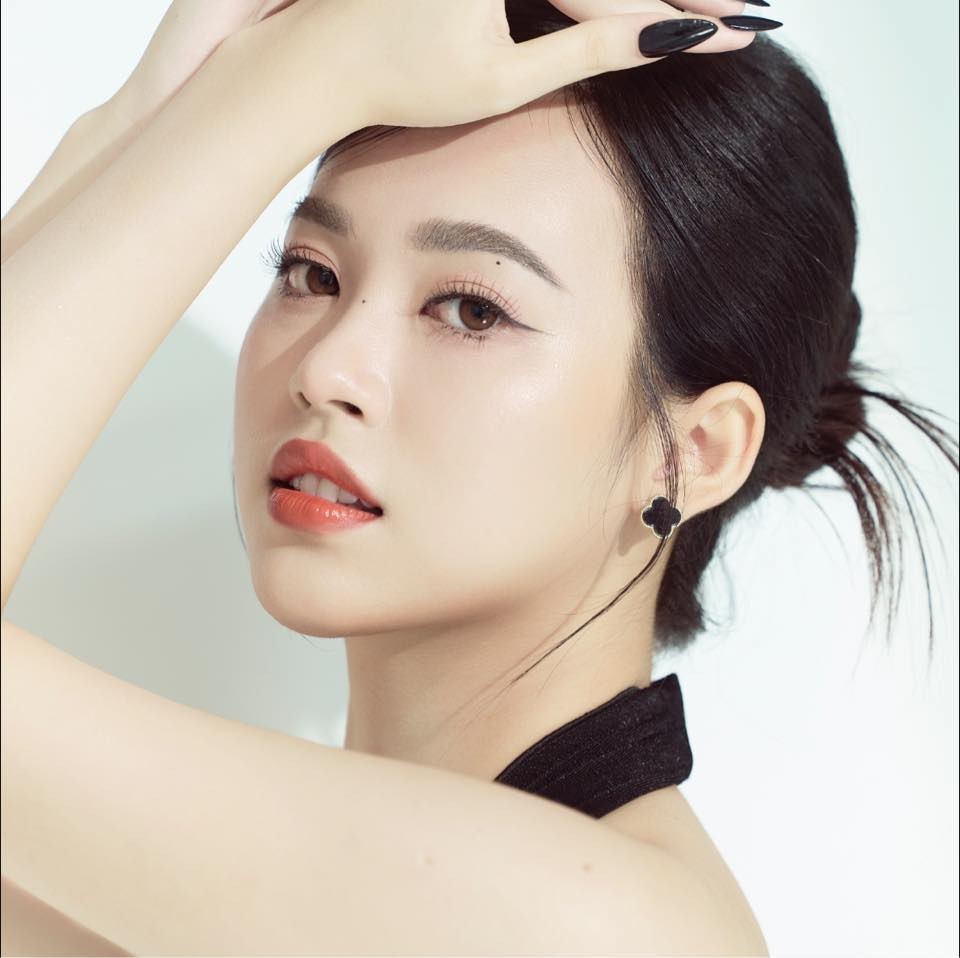 Trịnh Thùy Linh xinh đẹp, gợi cảm tuổi 21