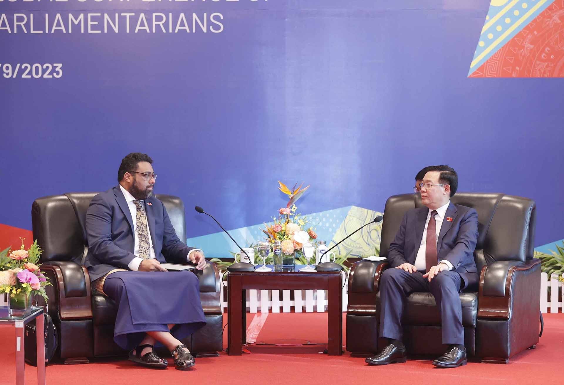 Chủ tịch Quốc hội Vương Đình Huệ tiếp Chủ tịch Quốc hội Tonga Lord Fakafanua. (Nguồn: TTXVN) Chủ tịch Quốc hội Vương Đình Huệ tiếp Chủ tịch Quốc hội Tonga Lord Fakafanua. (Nguồn: TTXVN)