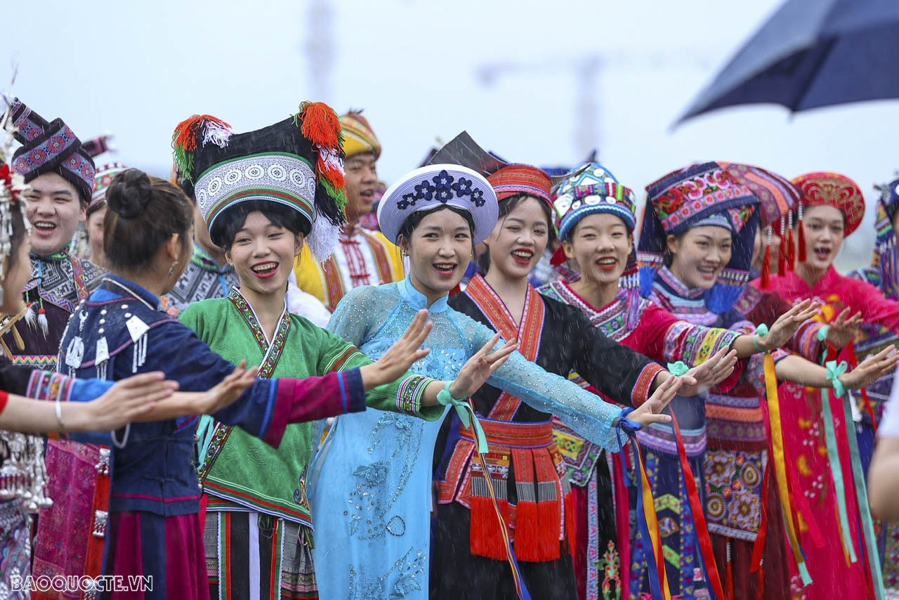 Thúc đẩy hợp tác với Quảng Tây, xây dựng Cộng đồng chia sẻ tương lai Việt Nam-Trung Quốc có ý nghĩa chiến lược