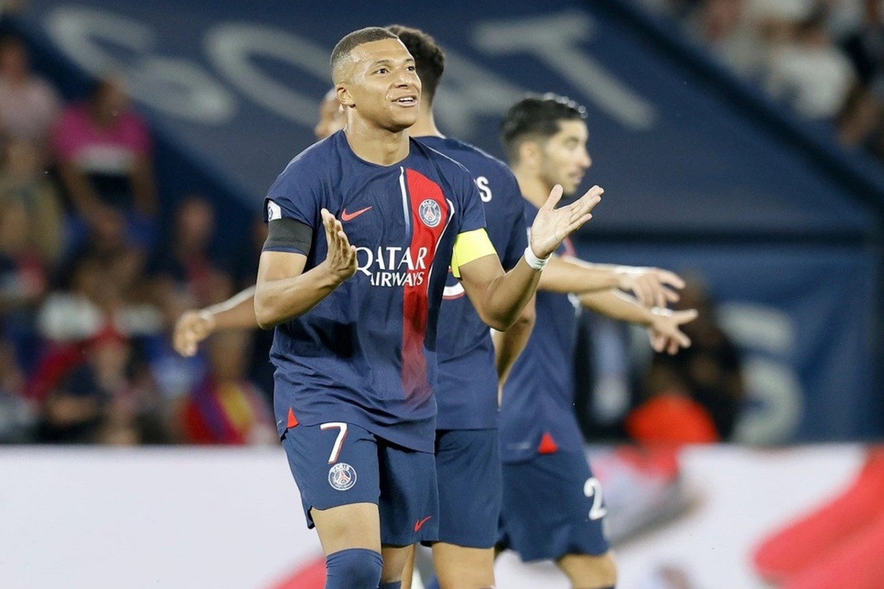 Cú đúp bàn thắng của Mbappe vẫn không mang lại kỳ tích trên sân nhà cho PSG Cú đúp bàn thắng của Mbappe vẫn không mang lại kỳ tích trên sân nhà cho PSG