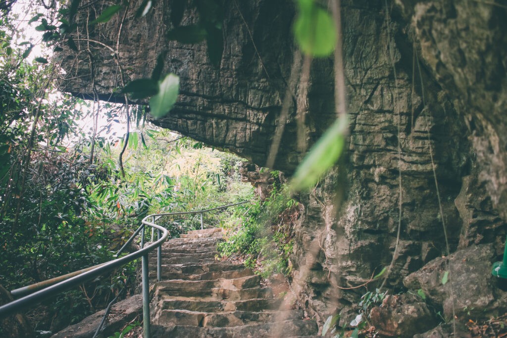 Đến Ninh Bình, chiêm ngưỡng vẻ đẹp của chốn bồng lai tiên cảnh của động Vái Giời Đến Ninh Bình, chiêm ngưỡng vẻ đẹp của chốn bồng lai tiên cảnh của động Vái Giời