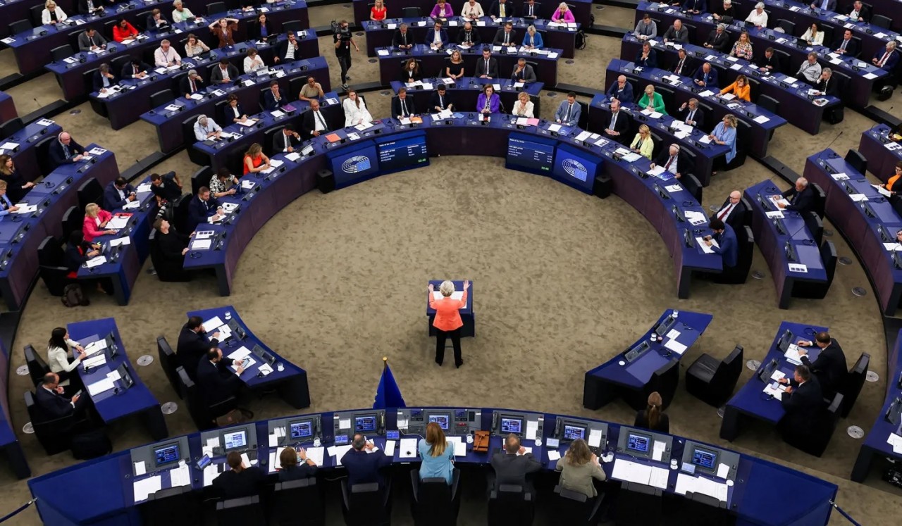 Ảnh ấn tượng (11 17/9): Tổng thống Hoa Kỳ Biden thăm Việt Nam, cuộc gặp lịch sử Nga-Triều, lính Ukraine bắn loại lựu pháo hiếm và đáng gờm