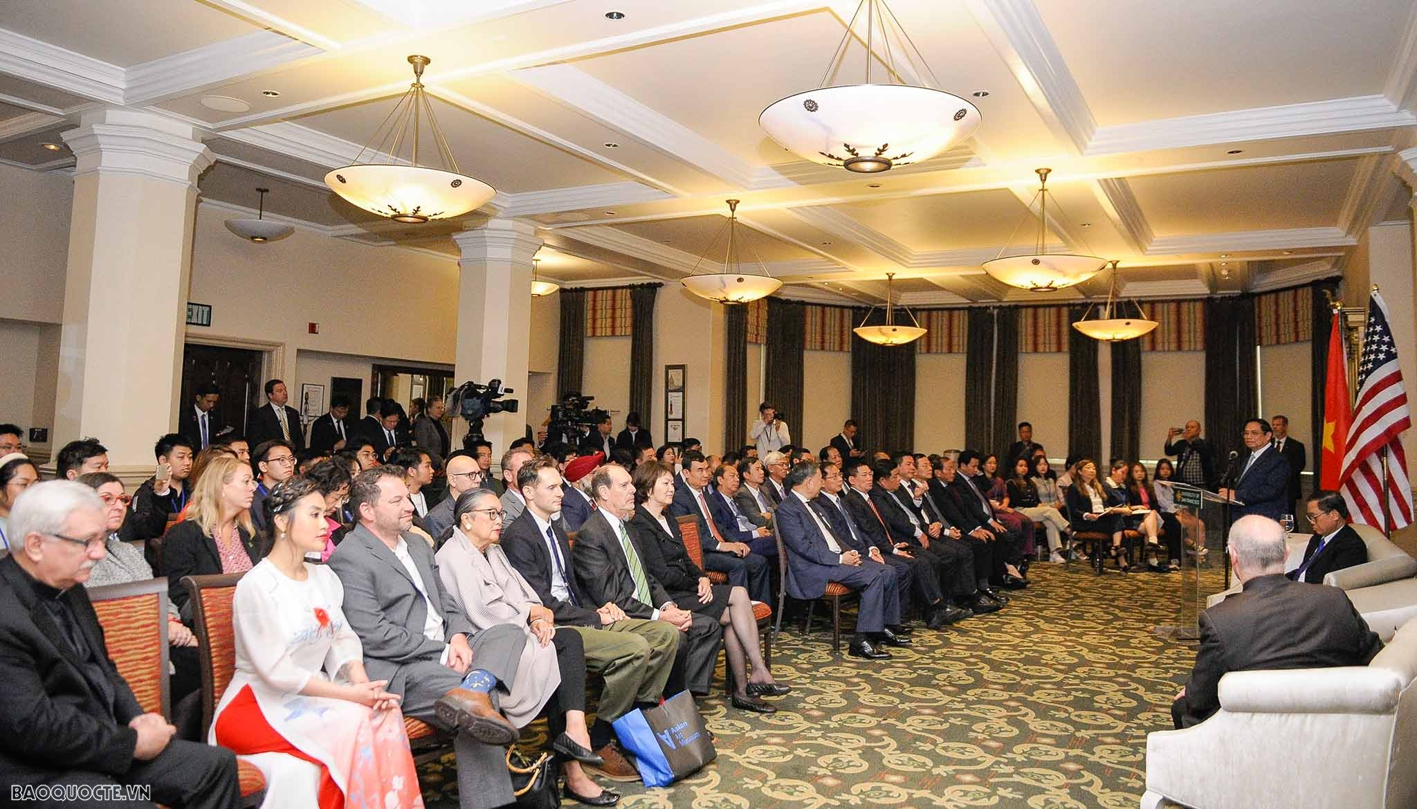 undefined Thăm trường đại học