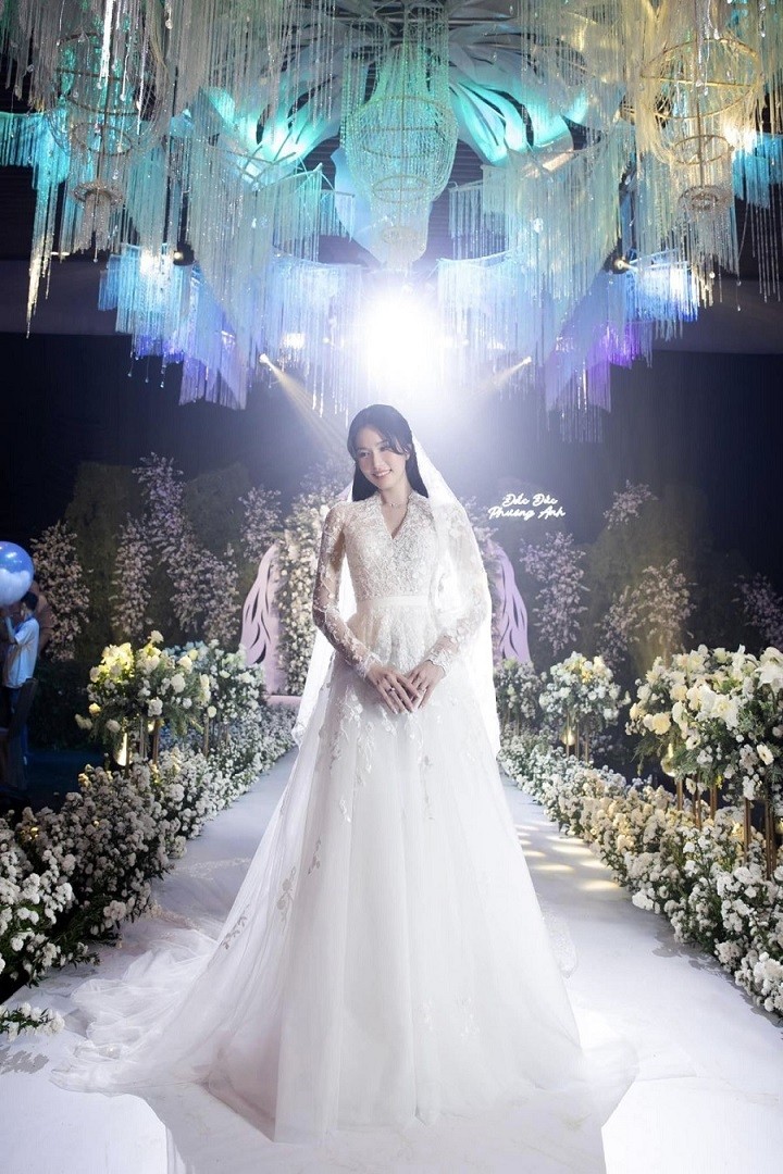 hoa tươi đám cưới Á hậu Phương Anh