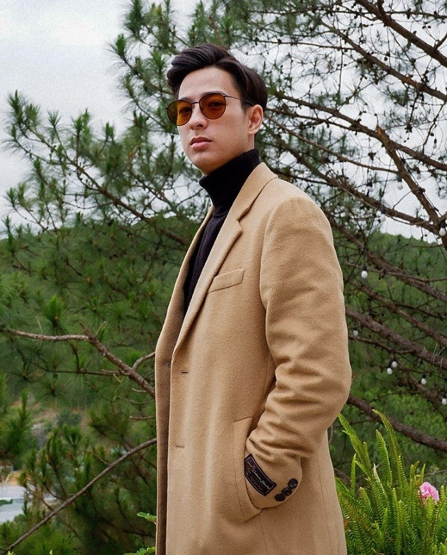 Tay vợt cầu lông điển trai