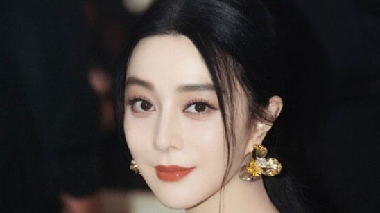 Một số hình ảnh Phạm Băng Băng tỏa sáng trên thảm đỏ khi diện đầm thời trang cao cấp mang sắc Thu