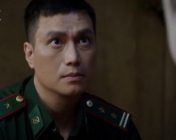 Cuộc chiến không giới tuyến tập 8: Trung bị ám sát? Kẻ nào gửi tin nhắn cho A Rể? Cuộc chiến không giới tuyến tập 8: Trung bị ám sát? Kẻ nào gửi tin nhắn cho A Rể?