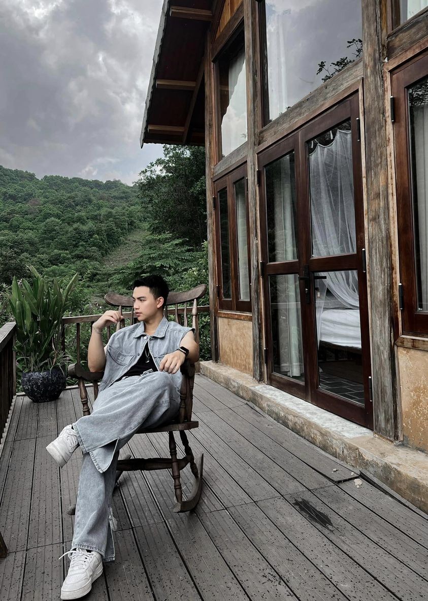 Sao Việt: Lan Phương tình tứ bên chồng Tây