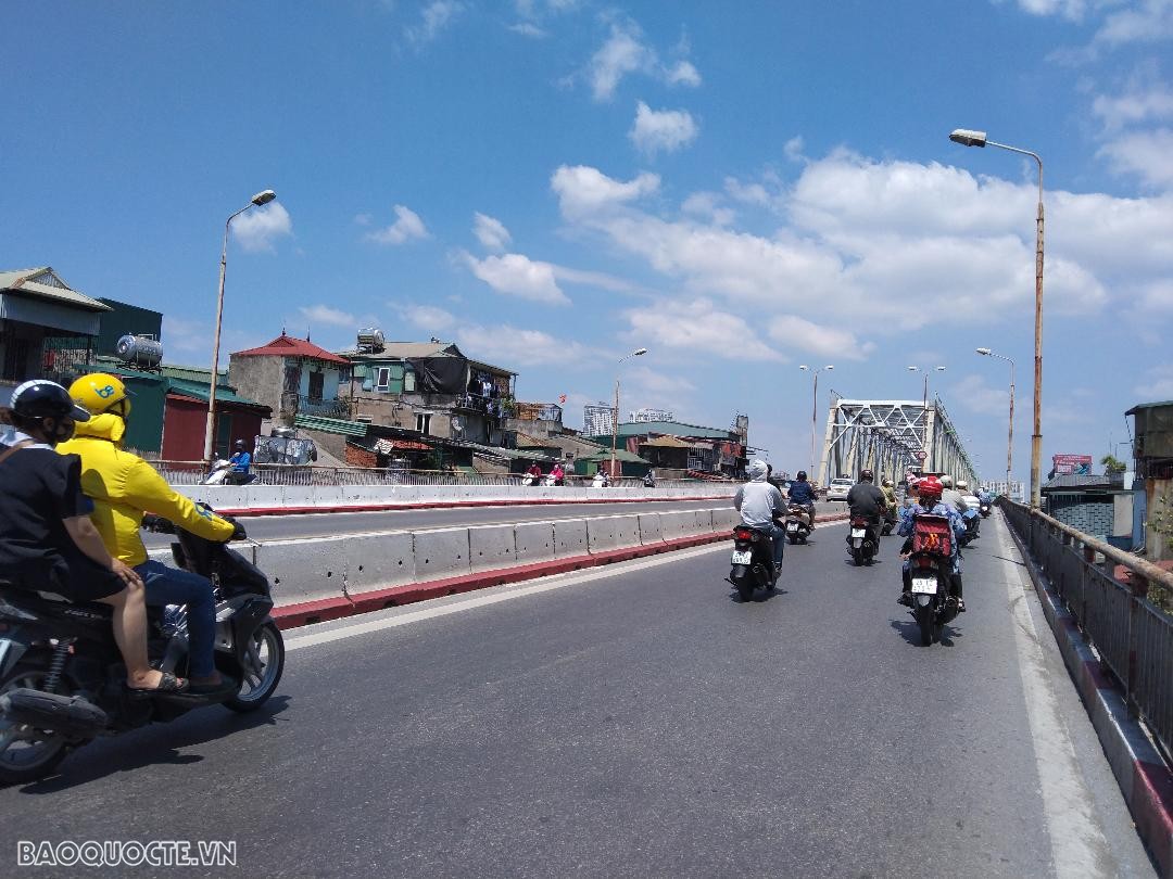 Dự báo thời tiết Hà Nội ngày mai (21/9): Trời nắng, có nơi nắng nóng; đêm không mưa, trời mát với nhiệt độ khoảng 27 độ C