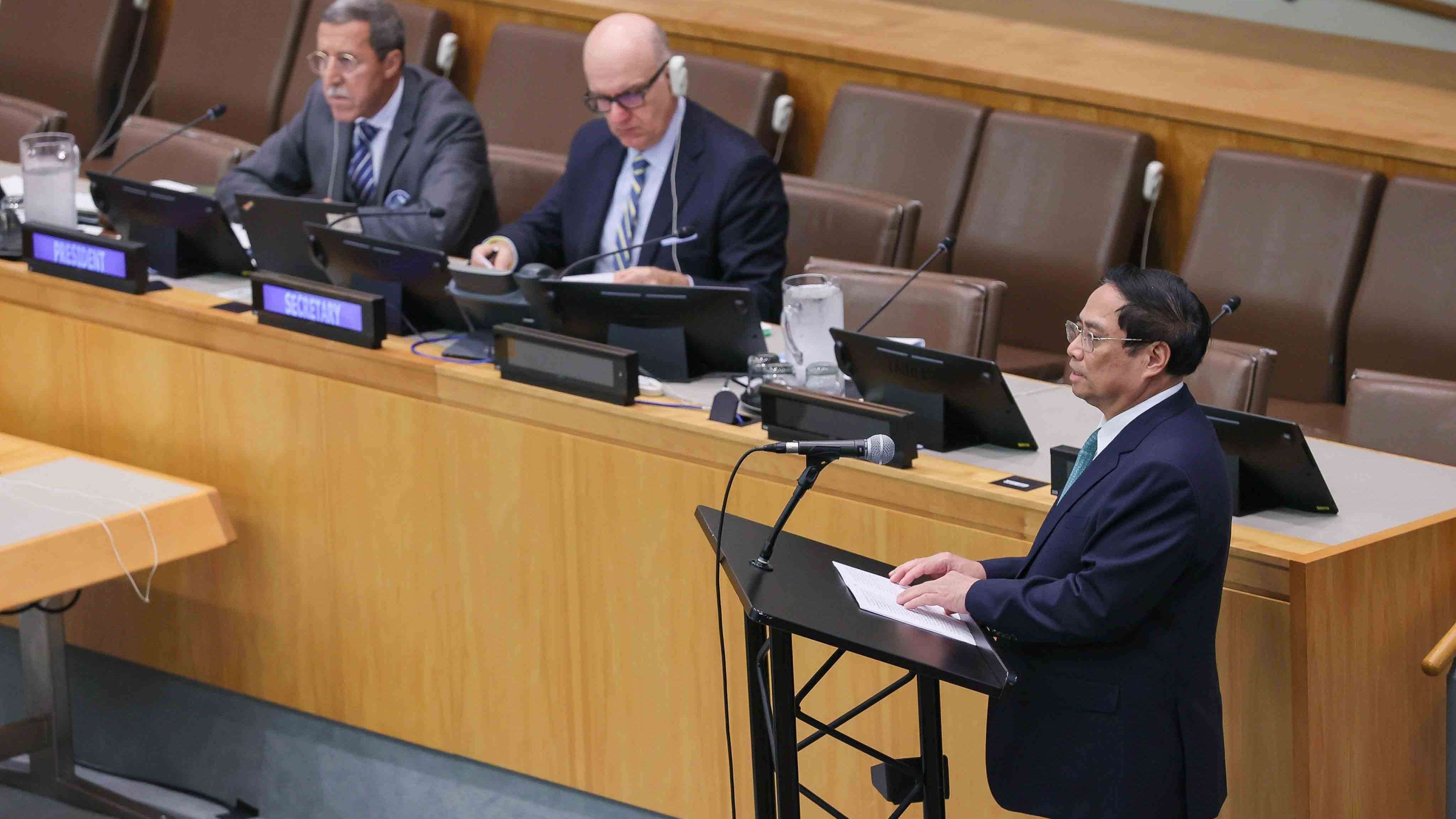 viet nam keu goi cong dong quoc te no luc hanh dong de the he tuong lai khong phai chiu tham hoa dai dich