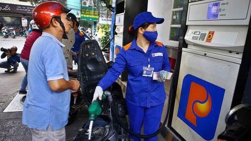 gia xang dau hom nay 712 the gioi giam sau gia trong nuoc chieu nay se duoc dieu chinh ra sao