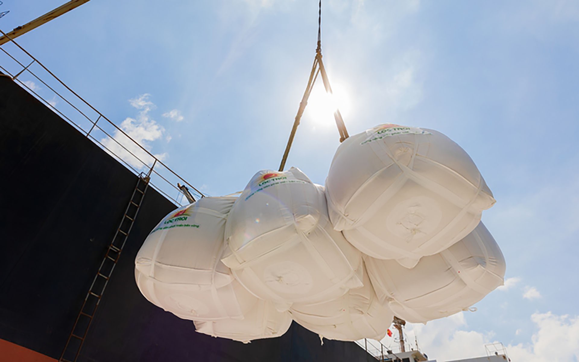 Tiền Giang đón tín hiệu vui ngay đầu Năm mới, xuất khẩu 13.000 tấn gạo, thu về 8 triệu USD Tiền Giang đón tín hiệu vui ngay đầu Năm mới, xuất khẩu 13.000 tấn gạo, thu về 8 triệu USD