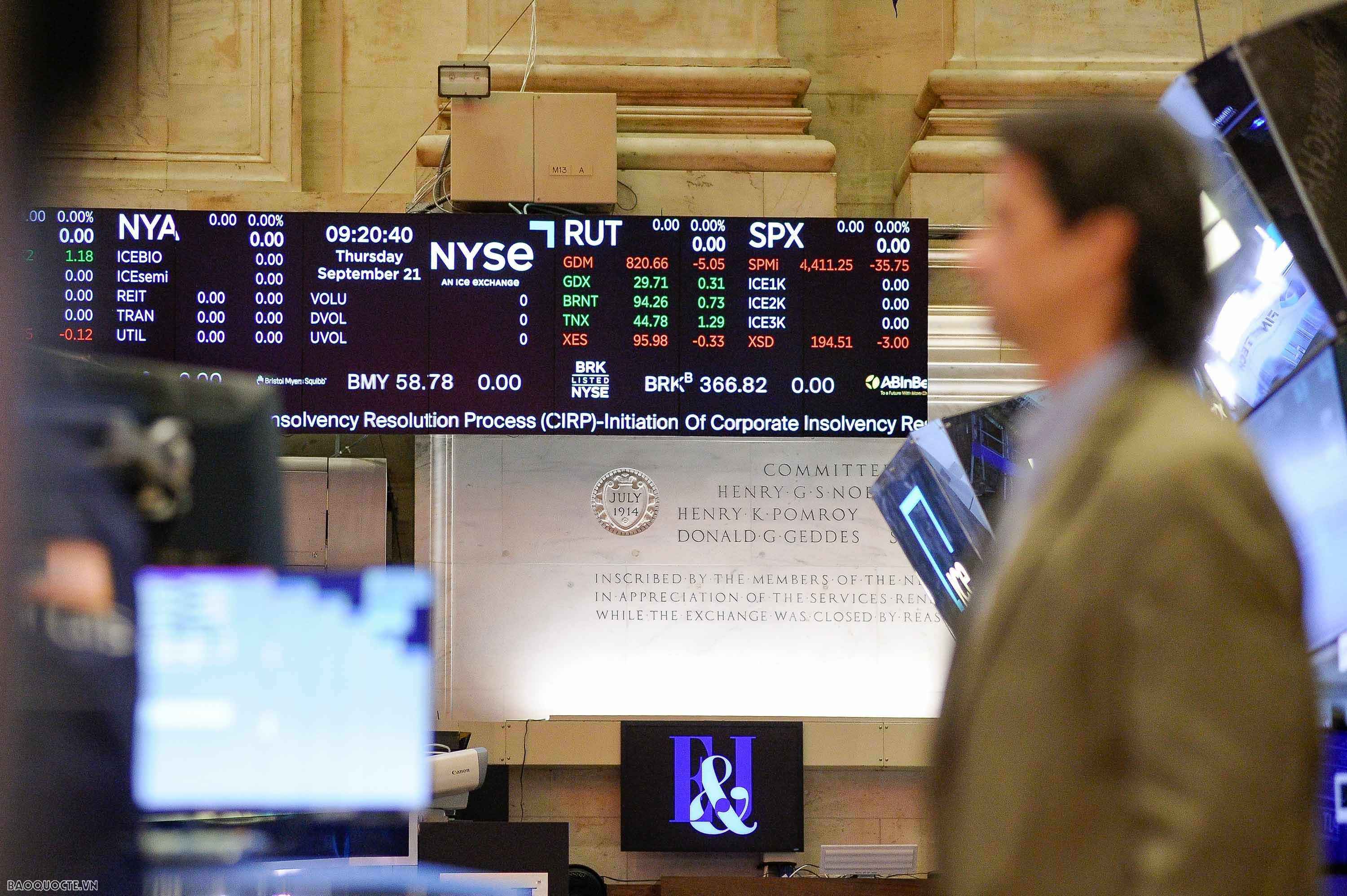 Thủ tướng Phạm Minh Chính rung chuông khai mạc phiên giao dịch tại Sàn Chứng khoán lớn nhất New York Thủ tướng Phạm Minh Chính rung chuông khai mạc phiên giao dịch tại sàn chứng khoán lớn nhất thế giới