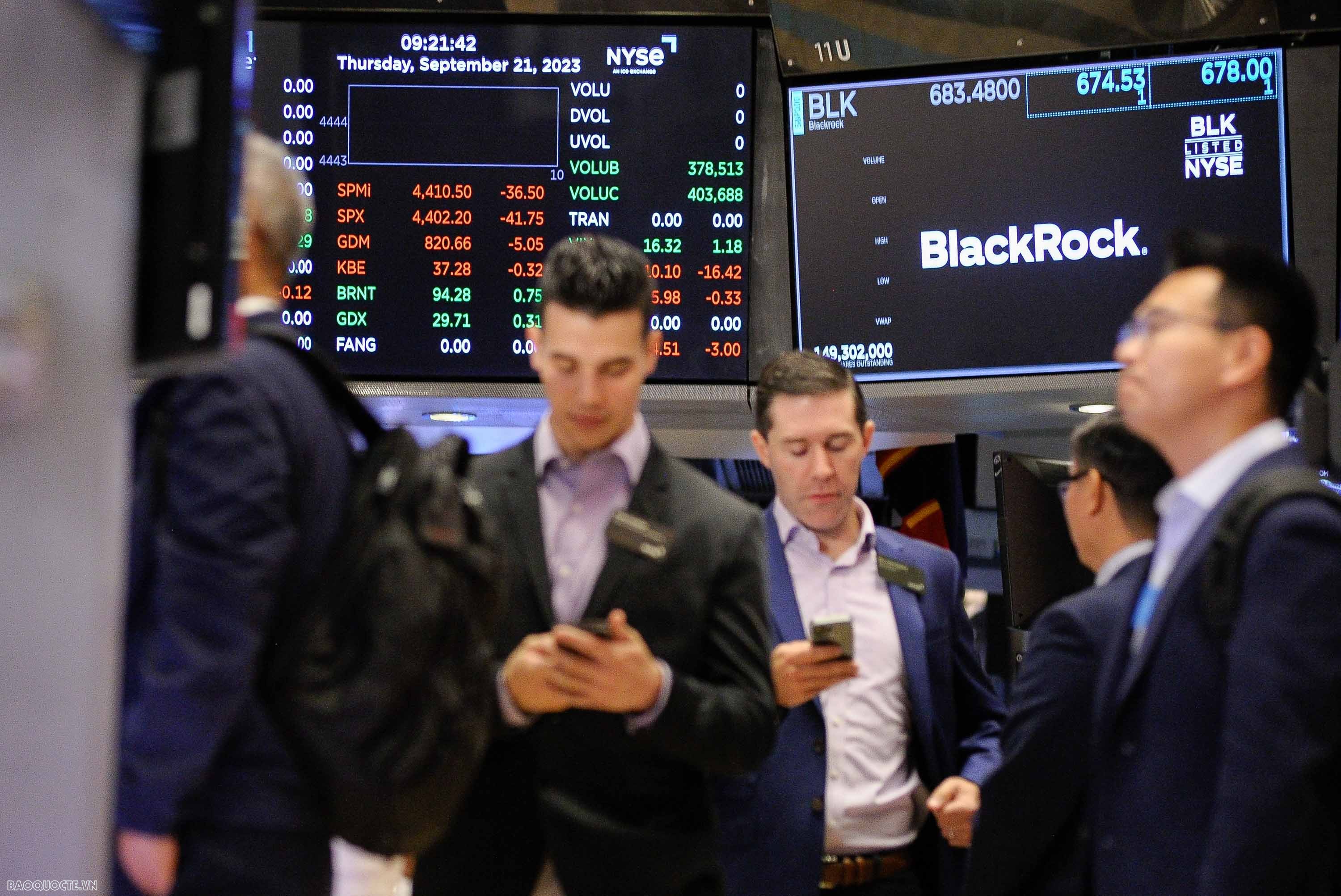 Thủ tướng Phạm Minh Chính rung chuông khai mạc phiên giao dịch tại Sàn Chứng khoán lớn nhất New York Thủ tướng Phạm Minh Chính rung chuông khai mạc phiên giao dịch tại sàn chứng khoán lớn nhất thế giới