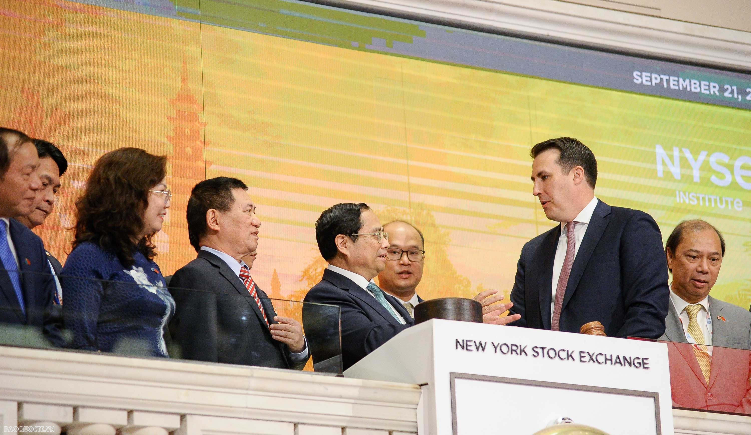 Thủ tướng Phạm Minh Chính rung chuông khai mạc phiên giao dịch tại Sàn Chứng khoán lớn nhất New York Thủ tướng Phạm Minh Chính rung chuông khai mạc phiên giao dịch tại sàn chứng khoán lớn nhất thế giới