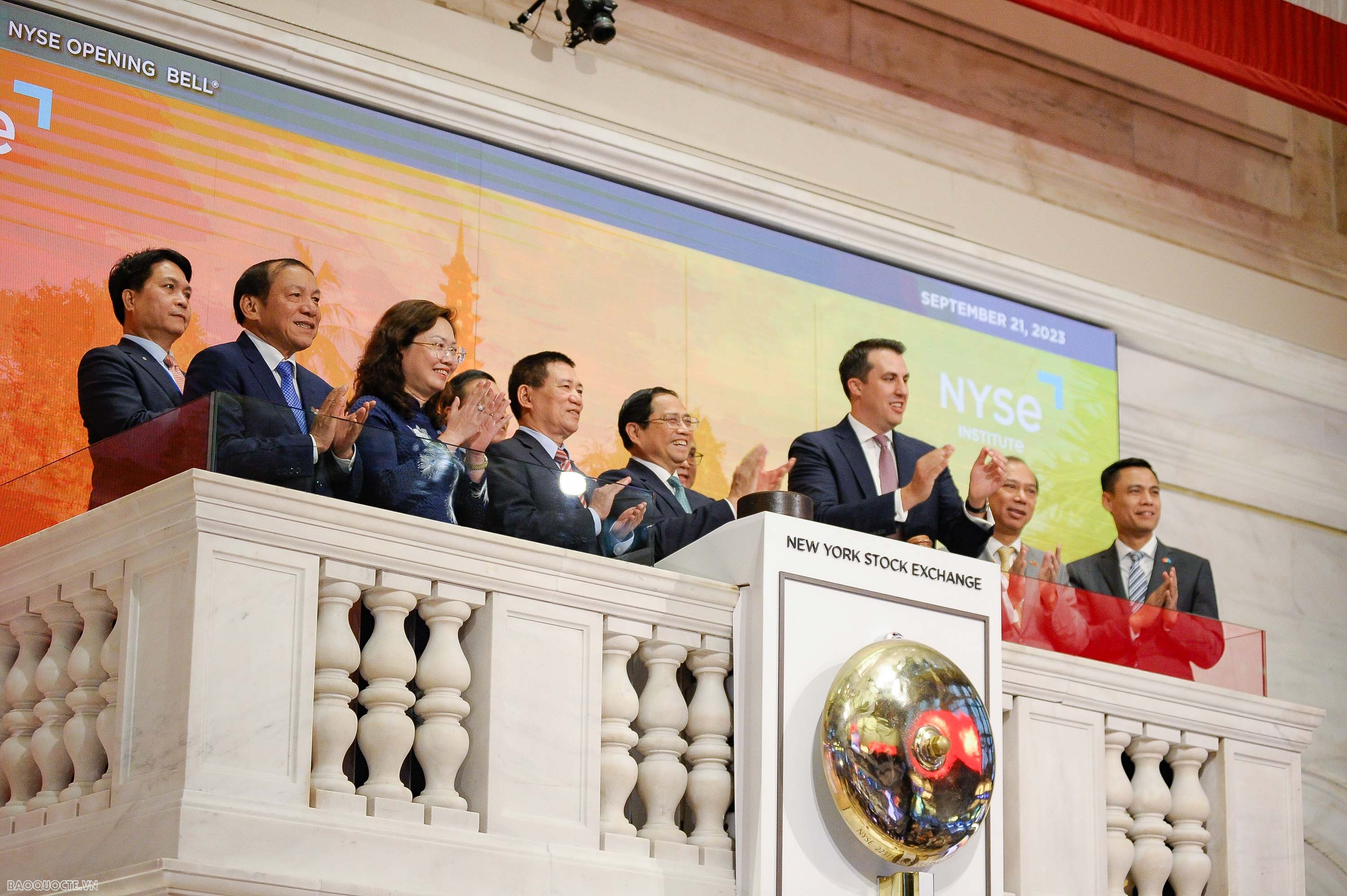 Thủ tướng Phạm Minh Chính rung chuông khai mạc phiên giao dịch tại Sàn Chứng khoán lớn nhất New York Thủ tướng Phạm Minh Chính rung chuông khai mạc phiên giao dịch tại sàn chứng khoán lớn nhất thế giới