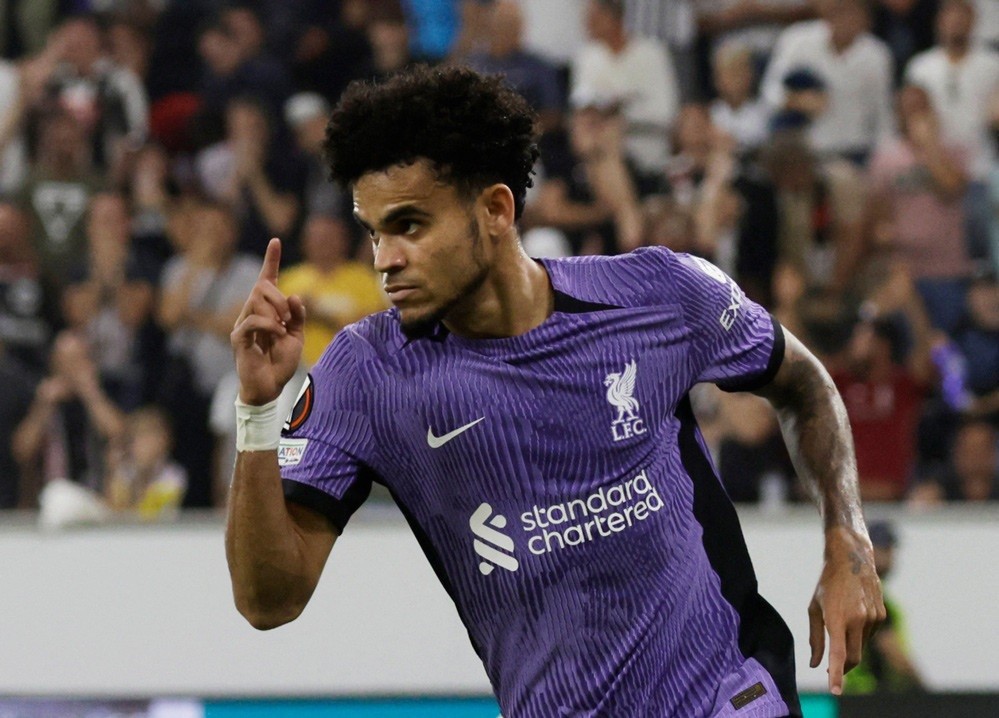 Phút 63, Luis Diaz đưa Liverpool vượt lên dẫn 2-1. Phút 63, Luis Diaz đưa Liverpool vượt lên dẫn 2-1.