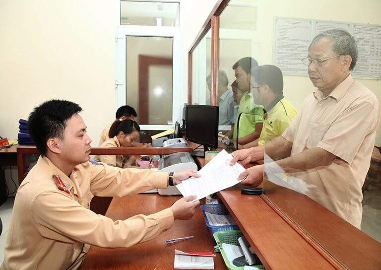 Quy định về trình tự giải quyết, xử lý vi phạm giao thông đường bộ tại trụ sở CSGT Quy định về trình tự giải quyết, xử lý vi phạm giao thông đường bộ tại trụ sở CSGT