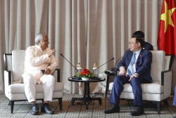 Chủ tịch Quốc hội Vương Đình Huệ tiếp lãnh đạo các chính đảng tại Bangladesh