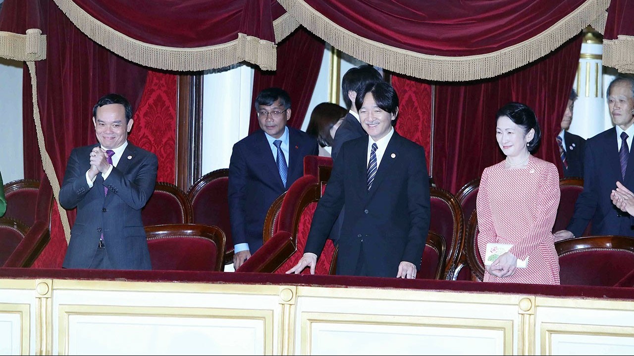 hoang thai tu nhat ban va cong nuong du cong chieu vo opera cong nu anio tai ha noi