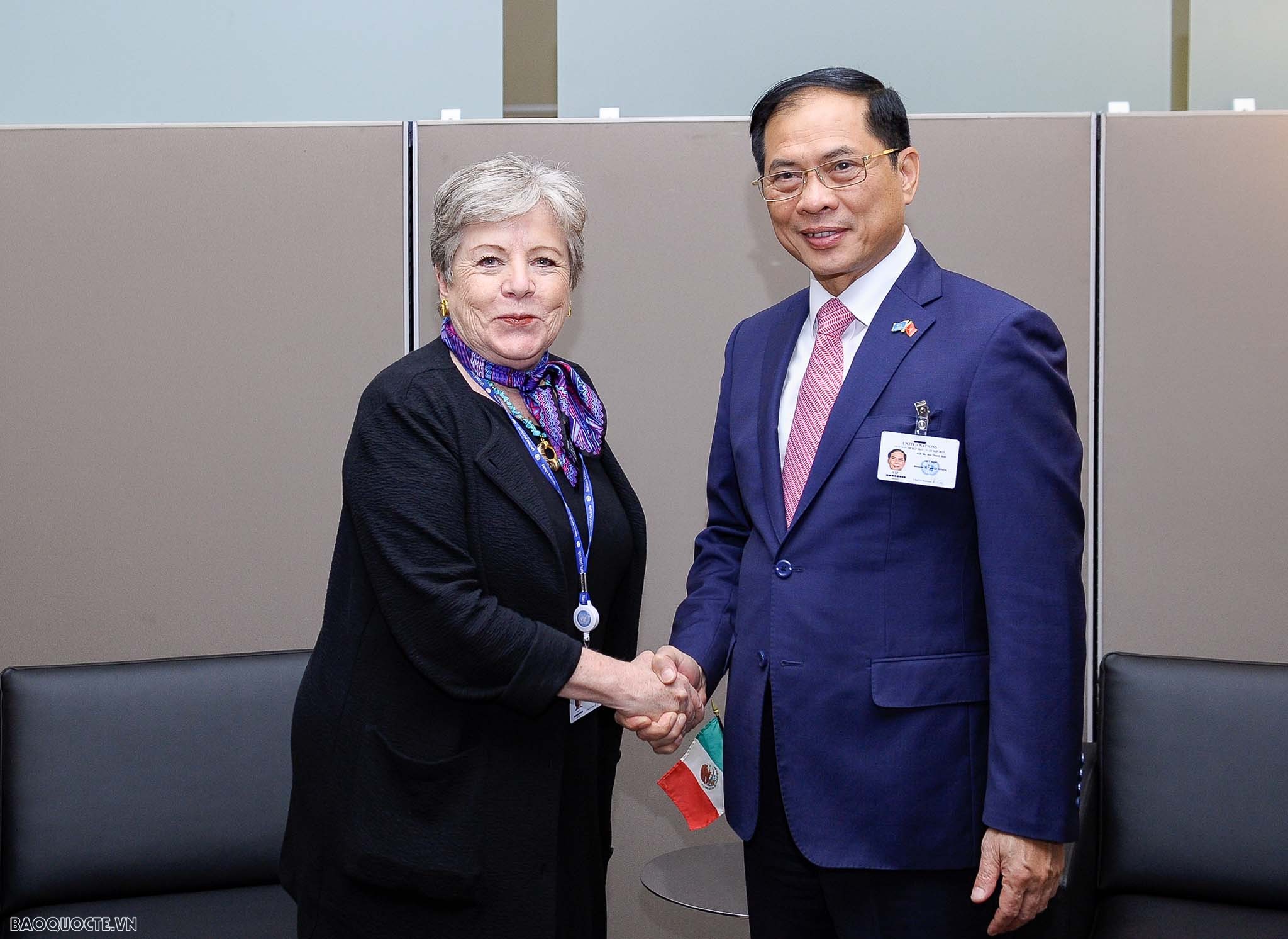 undefined Song phương bộ trưởng