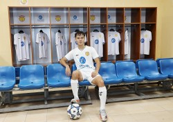 Những thành công trên sân cỏ và trong cuộc sống của cầu thủ Văn Toàn