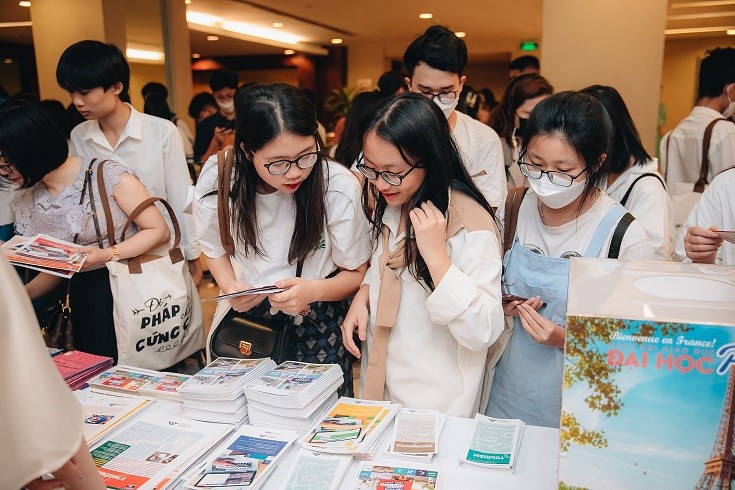 Khoảng 36 co sở giáo dục Đại học Pháp sẽ đến găp gỡ trực tiếp sinh viên Việt Nam Khoảng 36 cơ sở giáo dục Đại học Pháp sẽ đến găp gỡ trực tiếp sinh viên Việt Nam