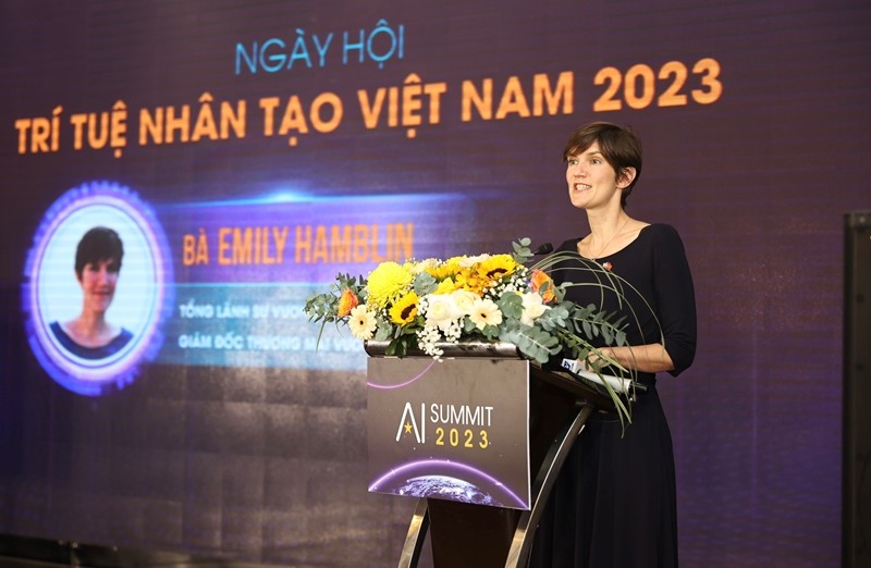 Anh chia sẻ kinh nghiệm sử dụng Trí tuệ nhân tạo với Việt Nam Anh chia sẻ kinh nghiệm sử dụng trí tuệ nhân tạo với Việt Nam