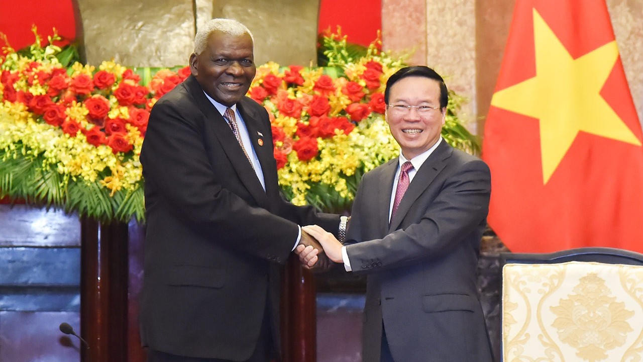 Việt Nam trước sau như một, ủng hộ sự nghiệp xây dựng và phát triển đất nước của Cuba