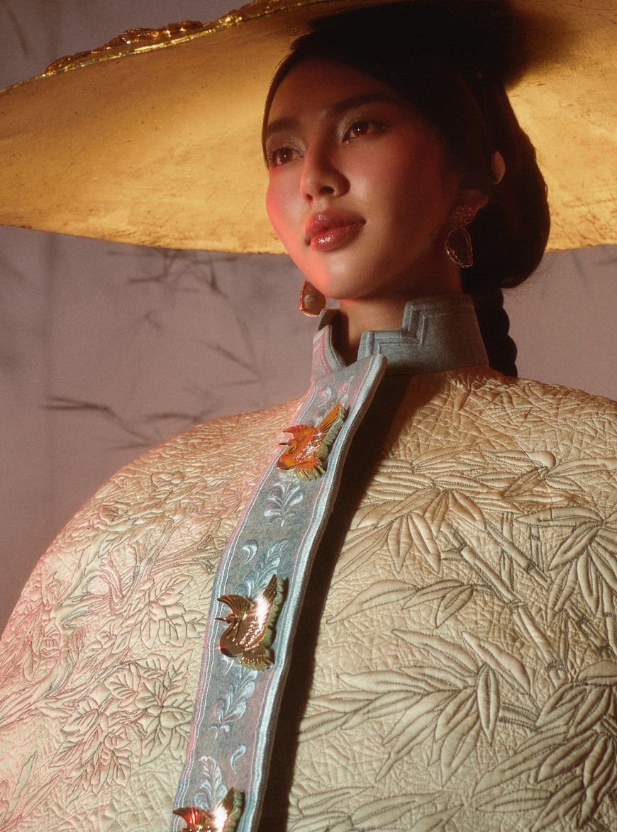 Hoa hậu Thùy Tiên