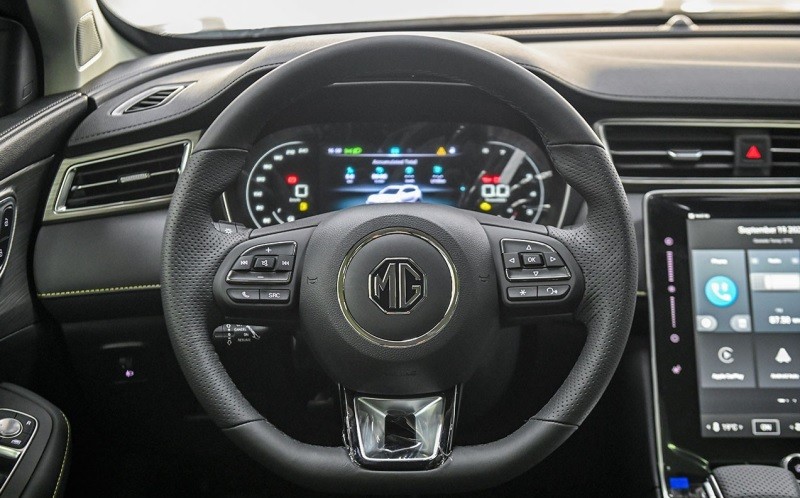 Cận cảnh MG RX5 phiên bản Lux vừa ra mắt tại Việt Nam, giá 829 triệu đồng