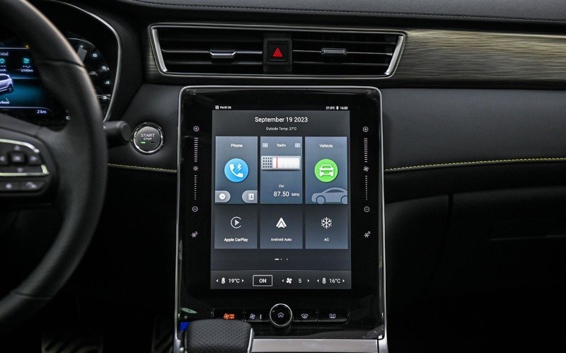 Cận cảnh MG RX5 phiên bản Lux vừa ra mắt tại Việt Nam, giá 829 triệu đồng